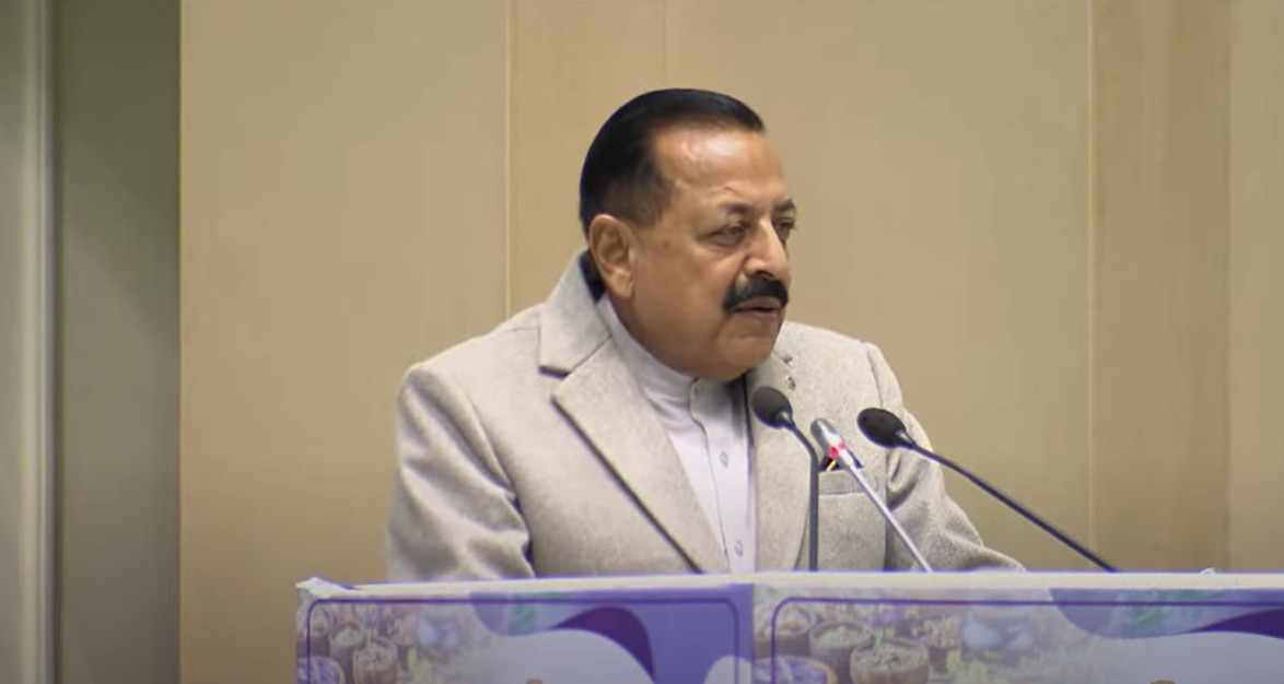 Union Minister Shri Dr. Jitendra Singh highlighted the need to modernize Unani medicine through molecular biology, Artificial Intelligence, and advanced research to enhance its evidence-based credibility and global reach. #UnaniDay2025