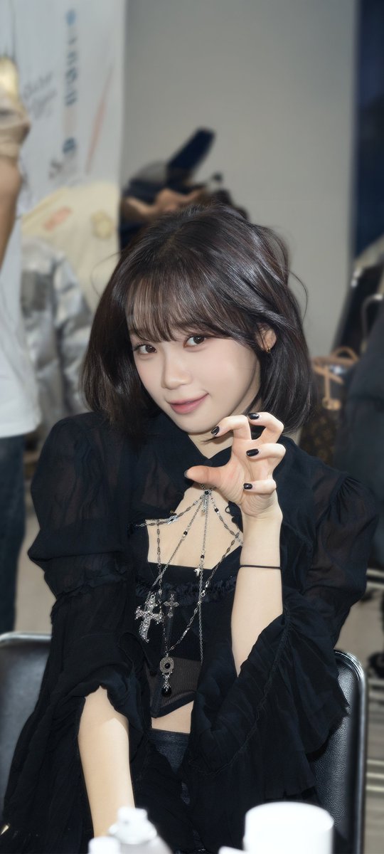AKAone_'s tweet photo. #김채원 #CHAEWON #チェウォン #LESSERAFIM #르세라핌 #배경화면 #Wallpaper #LockScreen 
Chaewon 250211 Weverse Media Wallpaper https://t.co/0SMvFedGWx