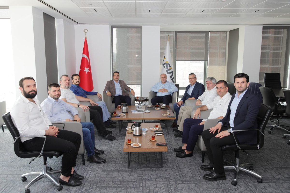 Sektör Kurulu Raporumuz MÜSİAD Genel Merkezimizde tanıtıldı. 

Sayın Genel Başkanımız <a href="/MahmutAsmali/">Mahmut Asmalı</a> Beyefendiye, Sektör Kurulu Başkanımız <a href="/CanMuh/">Muhittin Can</a> Beyefendiye, Komisyon Başkanımız <a href="/Emrullah7kardes/">Emrullah Yedikardeş</a> Beyefendiye katkılarından ve desteklerinden ötürü teşekkür ederiz 👏
<a href="/MUSIAD/">MÜSİAD</a>