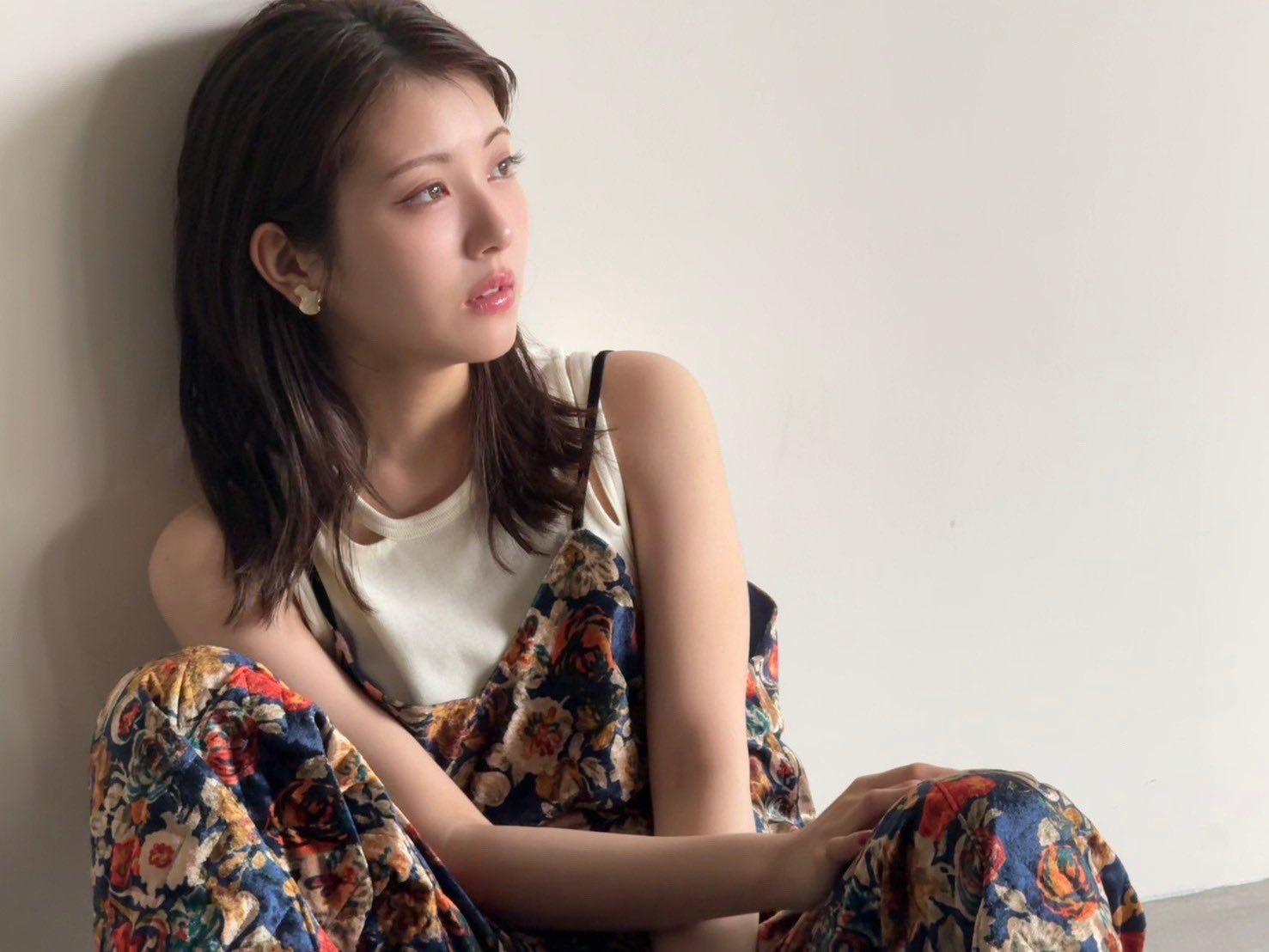楽天ブックス: 浜辺美波カレンダー 2024.04-2025.03 - 浜辺 美波