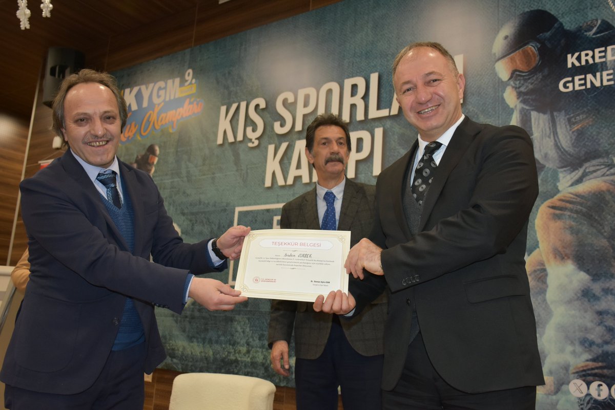 ErzurumKYGM's tweet photo. #KYGMKışKampları
KYGM 9. Tematik Kış Kampımızda fedakarca görevini yapan ve kampımızın başarılı geçmesinde önemli faktörü olan Eğitim Şube Müdürlüğü ve Kamp Koordinatörlüğü ekibine İl Müdürümüz Levent Çakmur, teşekkür belgesi verdi. https://t.co/YUOZ3PPSva