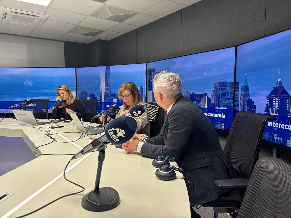 Begasmotor's tweet image. Ayer nuestro CEO, Pedro Silva, participó en el programa @CapitalDeInter de @rintereconomia con @CriadoSusana y Elena Fraile ¡Un lujazo de profesionales! 
Hablamos de #BeGas, de nuestra historia y de los retos que nos esperan. 
La entrevista completa aquí 👉directo.intereconomia.com/#!!/programas/…