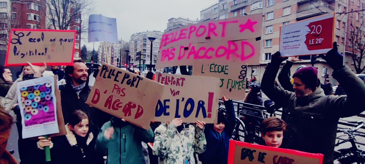 20emeauxEnfants's tweet image. 20 Arrondissements, 1 seul combat ! Celui de l'école pour toutes et tous ! Le @20emeauxEnfants était présent ce matin, aux côtés des parents et des équipes pédagogiques! Avec la @Mairiedu20 @EricPliez ! On remet ça demain !
Rdv à 14h devant le #rectorat 12 bd d'indochine 19eme.