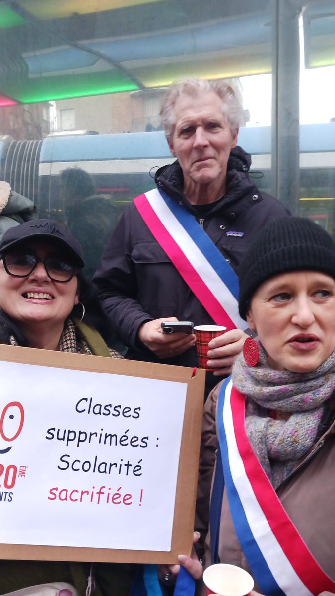 20emeauxEnfants's tweet image. 20 Arrondissements, 1 seul combat ! Celui de l'école pour toutes et tous ! Le @20emeauxEnfants était présent ce matin, aux côtés des parents et des équipes pédagogiques! Avec la @Mairiedu20 @EricPliez ! On remet ça demain !
Rdv à 14h devant le #rectorat 12 bd d'indochine 19eme.