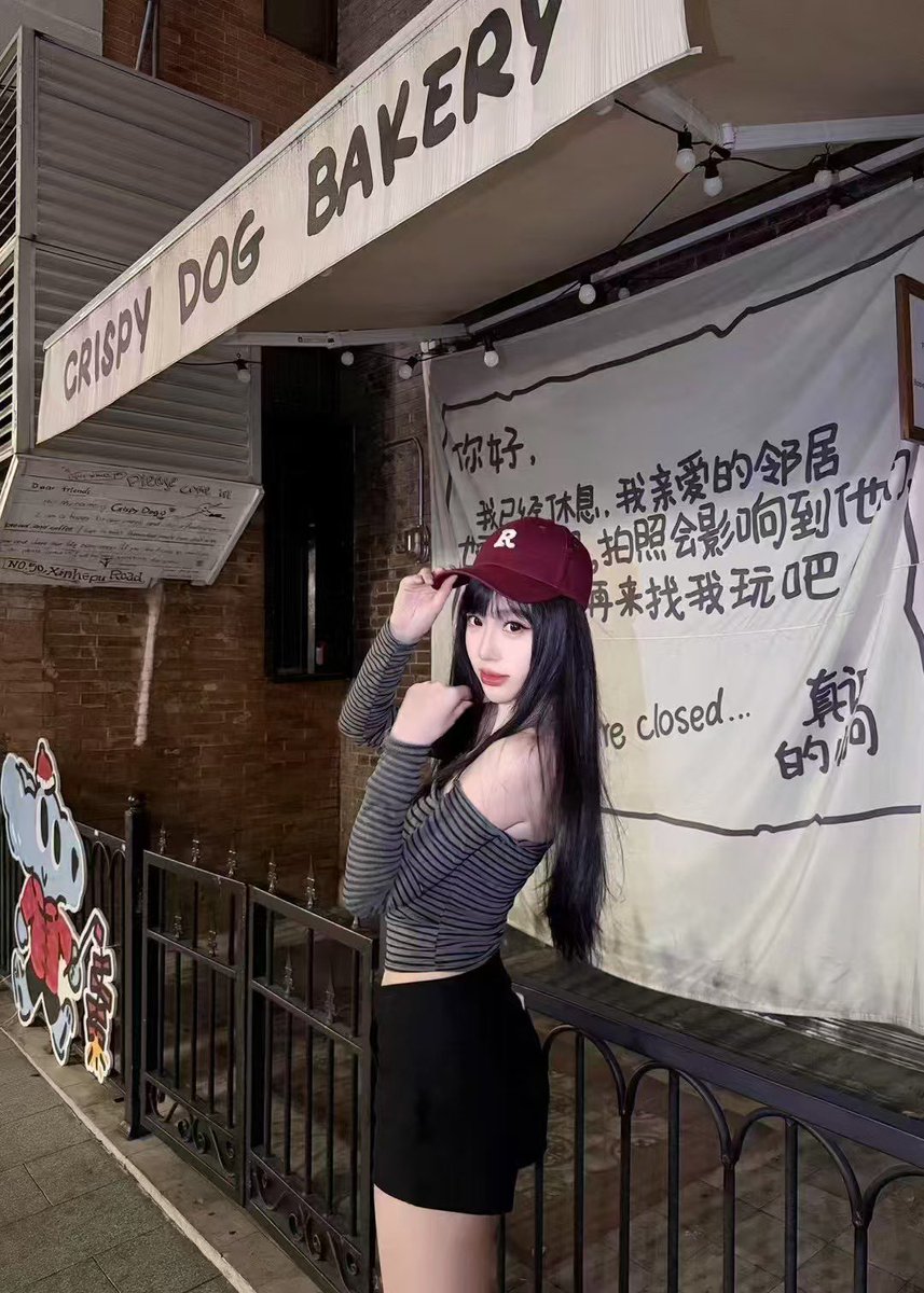 milandaker's tweet photo. 在干嘛呢

# ��米八 #身高一米八＃身高180＃高个子＃篮球＃有腹肌＃黑皮体育生＃说唱歌手＃嘻哈＃潮流＃男神＃穿搭＃ootd＃男高中生＃国际学校 # 留学生 https://t.co/hyHdzvfWcM