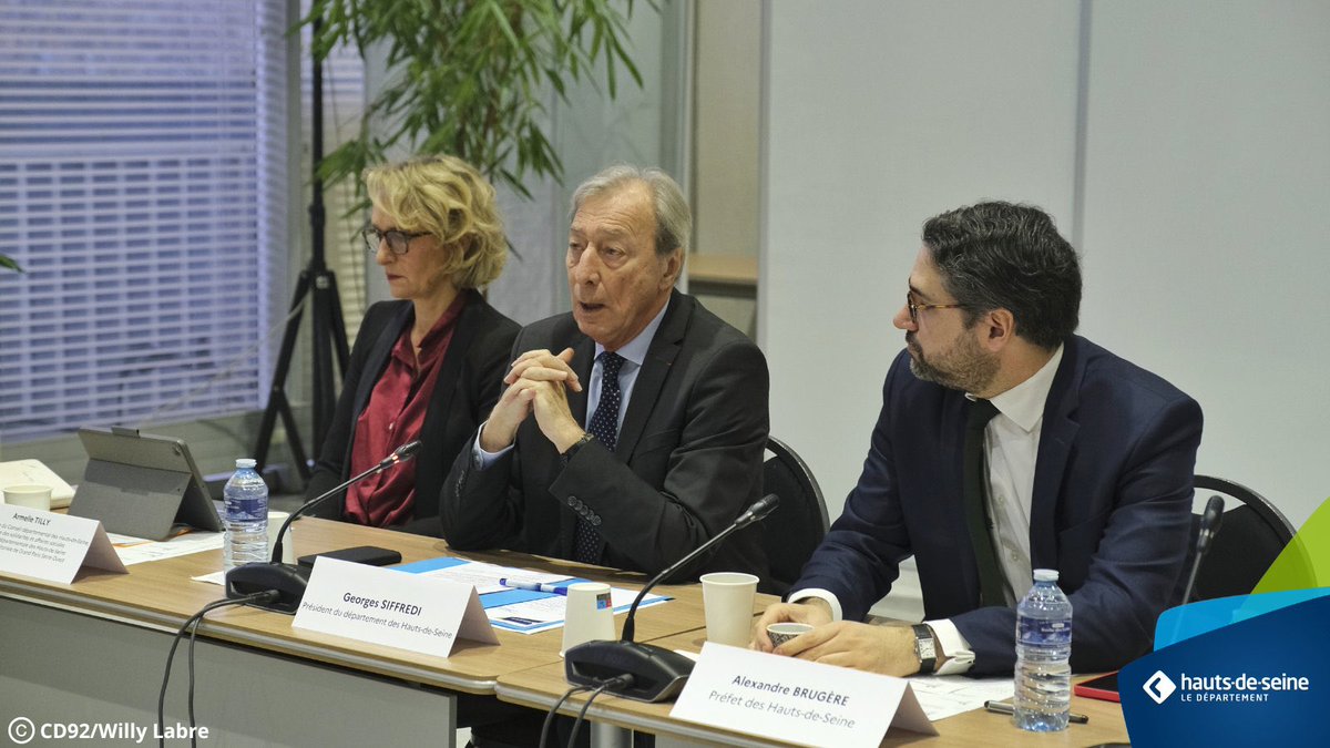tillyarmelle's tweet image. 🚀 Installation du Comité départemental pour l’emploi : une nouvelle dynamique pour l’insertion et l’emploi dans les Hauts-de-Seine 💼
👥 Georges Siffredi, Président du Département, et Alexandre Brugère, Préfet des Hauts-de-Seine, ont présidé ce matin le CDPE à la Préfecture