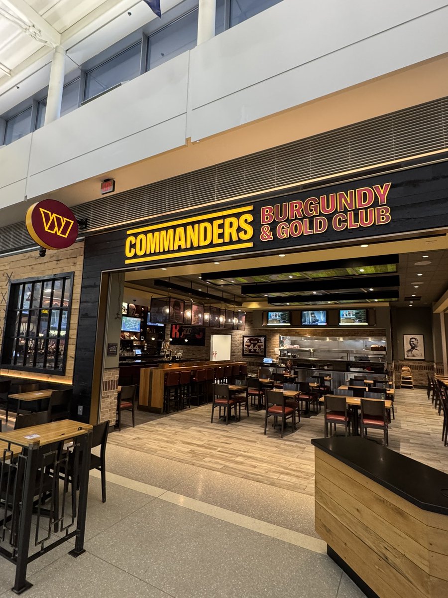 TailgateTed's tweet photo. Best place to have breakfast before you fly https://t.co/6FeXJ34JJd