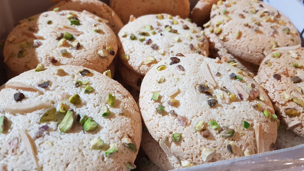 اوووف😋
#سوغاتی
#قرابیه