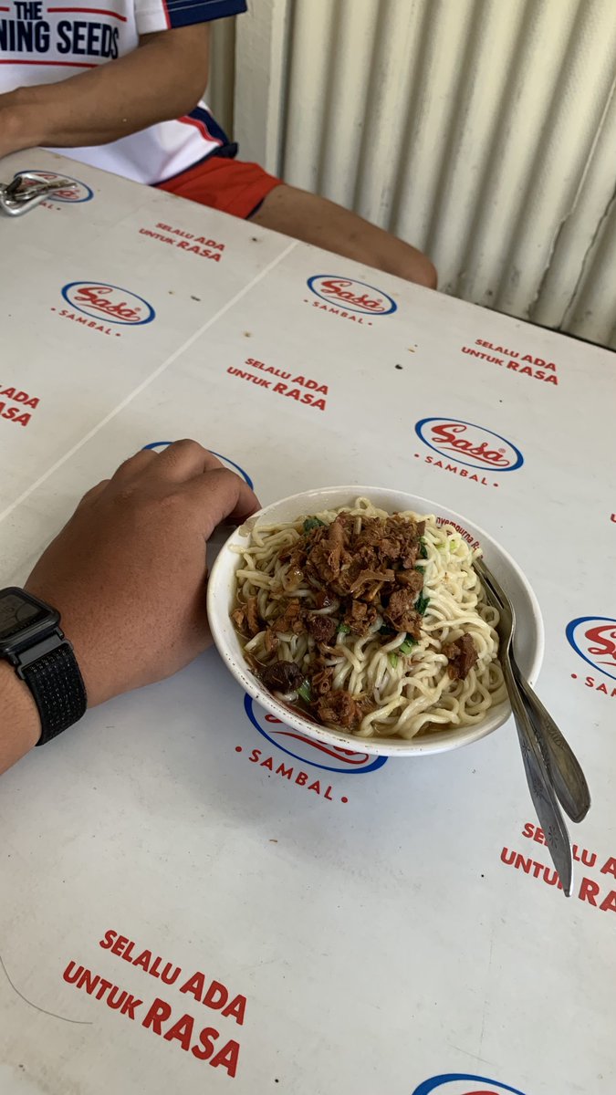 ArnMfz's tweet photo. Mending mie ayam jumbo pak ratin https://t.co/EG6XoFPMbN