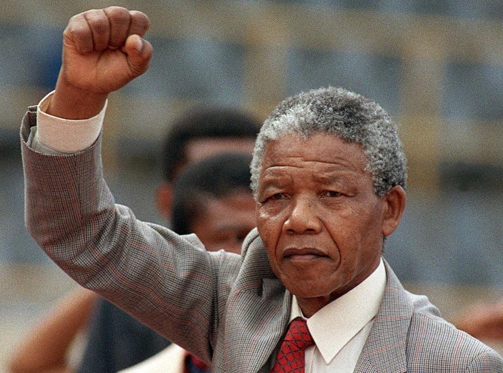 Un día como hoy salió Mandela de prisión. Renacido como Ave Fénix  para la transformación de África y contra el apartheid.
Un gran hermano de #Cuba #TenemosMemoria #SanctiSpíritusEnMarcha <a href="/Barbara78904587/">BarbaraRojas</a> <a href="/LiannaMartnez/">Lianna Martínez</a> <a href="/HospitalPs57596/">Hospital Psiquiátrico Docente Provincial SSp</a> <a href="/EscobarNirma/">Nirma Escobar Cabrera</a>
