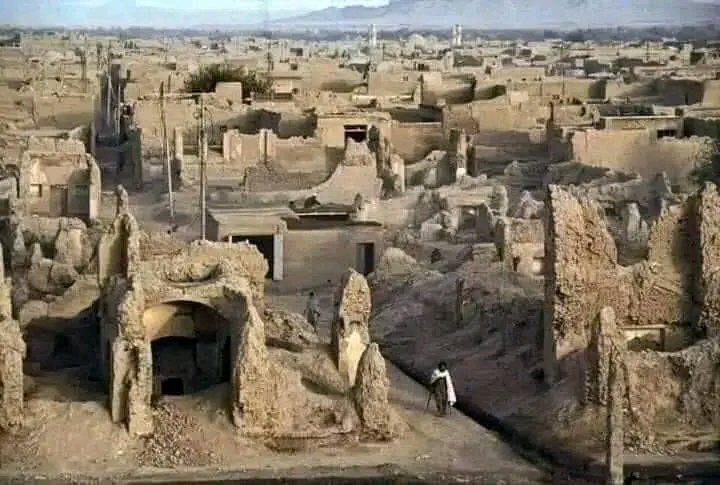 TheQasemi's tweet photo. بیانیه کانون فرهنگی و ورزشی هزاره – هامبورگ به مناسبت سی‌ودومین سالگرد فاجعه افشار

سی‌ودو سال پیش، در یکی از تلخ‌ترین و فاجعه‌بارترین جنایات تاریخ معاصر افغانستان، مردم بی‌دفاع محله افشار در کابل به طرز وحشیانه‌ای قتل‌عام شدند. این جنایت که از سوی حاکمان دولت پیشین و افراد https://t.co/PuCPzMLRbm