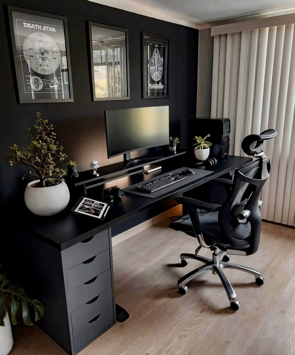 که خلک ستاسو له پلان خبر وي، د پايلې د منفي کېدو ګراف يې هم لوړيږي.
لطفاً خپل پلانونه خوندي او د نورو له نظره پټ وساتئ. زموږ او تاسو دنيا کې لويه فيصدي خلک د کرکې په سبک ژوند کوي او د همدې دريځ له مخې ستاسو هر کاري پلان په مستقیم او غیر مستقیم ډول ننګولى شي.

بريا مو نصيب 🧿