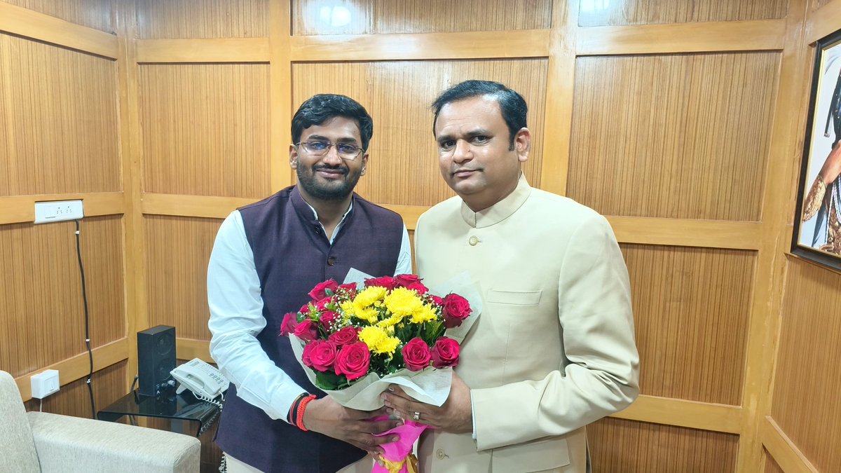 Dr.Govind Bhatane (@govindbhatane) on Twitter photo महाराष्ट्र विधानसभेचे अध्यक्ष मा.श्री.राहुलजी नार्वेकर साहेबांना वाढदिवसाच्या हार्दिक शुभेच्छा 🎂💐
<a href="/rahulnarwekar/">Rahul Narwekar</a>
<a href="/HNarwekar/">Harshita Narwekar</a>
<a href="/BJP4Maharashtra/">भाजपा महाराष्ट्र</a>
<a href="/MahaDGIPR/">MAHARASHTRA DGIPR</a> महाराष्ट्र विधानसभेचे अध्यक्ष मा.श्री.राहुलजी नार्वेकर साहेबांना वाढदिवसाच्या हार्दिक शुभेच्छा 🎂💐
<a href="/rahulnarwekar/">Rahul Narwekar</a>
<a href="/HNarwekar/">Harshita Narwekar</a>
<a href="/BJP4Maharashtra/">भाजपा महाराष्ट्र</a>
<a href="/MahaDGIPR/">MAHARASHTRA DGIPR</a>