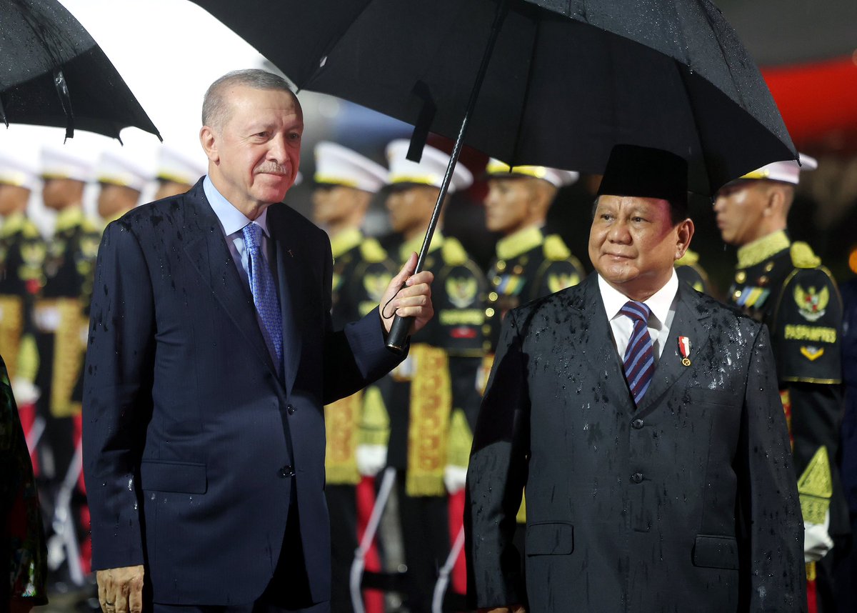 President <a href="/RTErdogan/">Recep Tayyip Erdoğan</a> has arrived in Jakarta to pay an official visit.