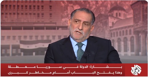 أستغرب جدا من حديث عزمي بشارة عن أخطاء القيادة السورية الجديدة بتفكيكها دولة البعث، وأن جيش بشار كان يجب الإبقاء عليه لأنه "جيش وطني سوري" وإن دخله فساد، وأيضا الإبقاء على أجهزة بشار الأمنية لأنها ـ في نظره ـ أجهزة وطنية، أجهزة دولة، هو ـ للأمانة ـ لم يقترح الإبقاء على بشار نفسه