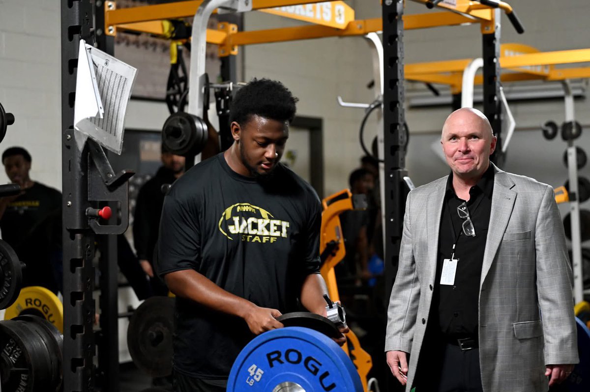 STKJackets's tweet image. First glimpses of @Coach_JohnCarr and @CoachHopson in their first meeting with SHS Football players and coaches yesterday after the announcement of Coach Carr’s hiring. #JacketSting is strong!