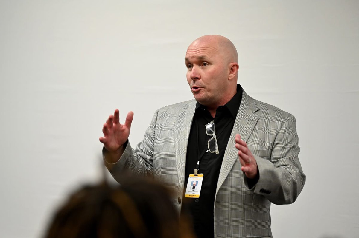 STKJackets's tweet image. First glimpses of @Coach_JohnCarr and @CoachHopson in their first meeting with SHS Football players and coaches yesterday after the announcement of Coach Carr’s hiring. #JacketSting is strong!