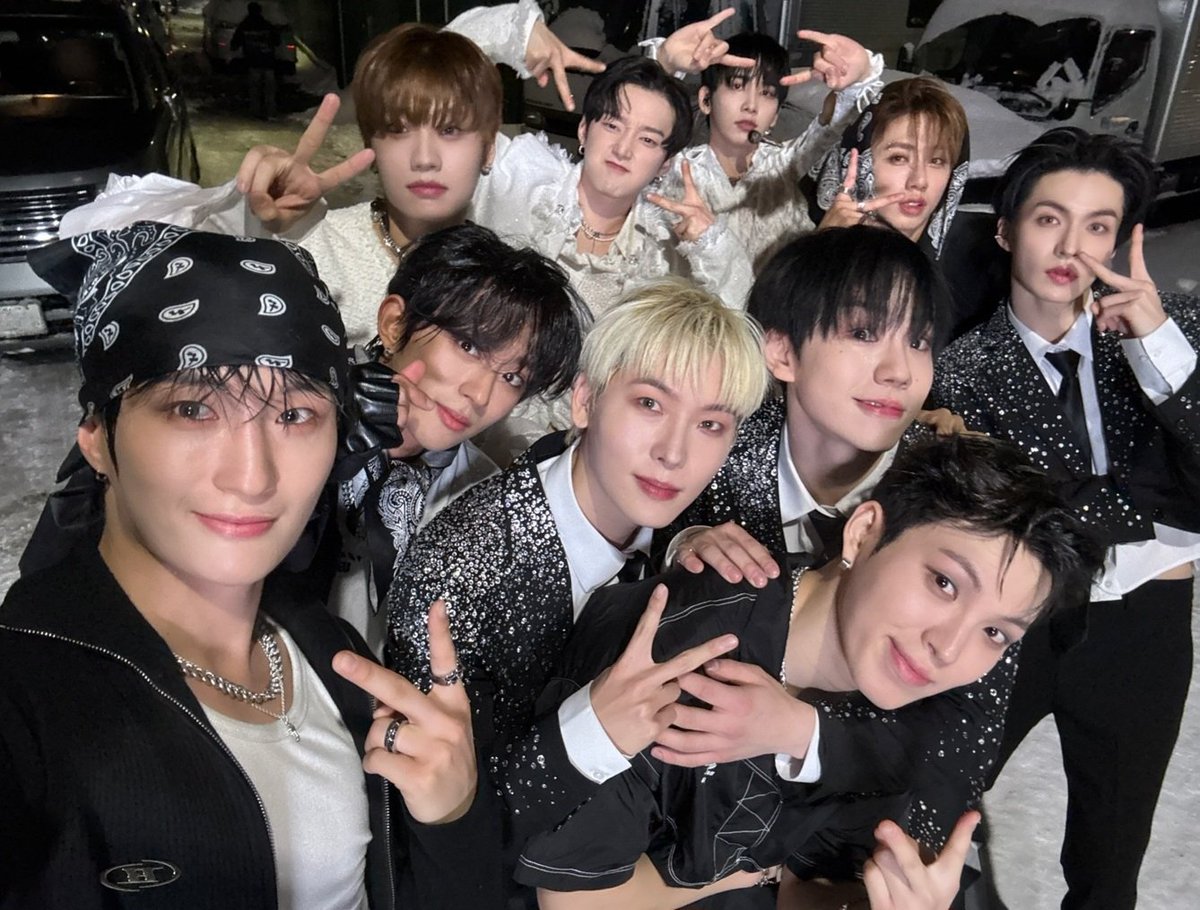 DKB_BRAVE's tweet photo. 짱크비 삐그덕즈 무대 보고
BB 심장도 삐그덕 되...💥🔥
📁
 ㄴ 진정 안된 심장 퍽퍽 때리는 사진 대령이요🤍🤍

After watching DKB's performance, BB's heart broke...💥🔥
📁
 ㄴ A photo of me smacking my heart that wasn't calming. 🤍🤍

#다크비 #DKB #이찬 #E_CHAN #D1 #디원 #희찬 #HEECHAN #해리준 #HARRY_JUNE #さっぽろ雪まつりKPOPFES2025 #DKBinJAPAN