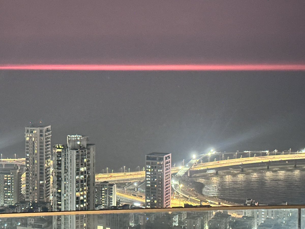Looks like someone has drawn a pink line in the evening sky!