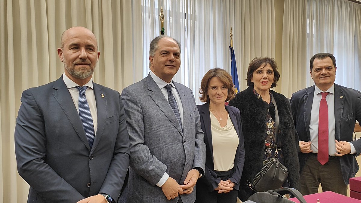 Si è insediata la Commissione parlamentare di inchiesta sugli effetti economici e sociali derivanti dalla transizione demografica in atto. 
Presidente è stata eletta <a href="/elenabonetti/">Elena Bonetti</a>, vicepresidenti Enrica Alifano e <a href="/G_Castiglione/">Giuseppe Castiglione</a>. Segretari <a href="/DBERGAMINI1/">DAVIDE BERGAMINI</a> e Fabio Porta.