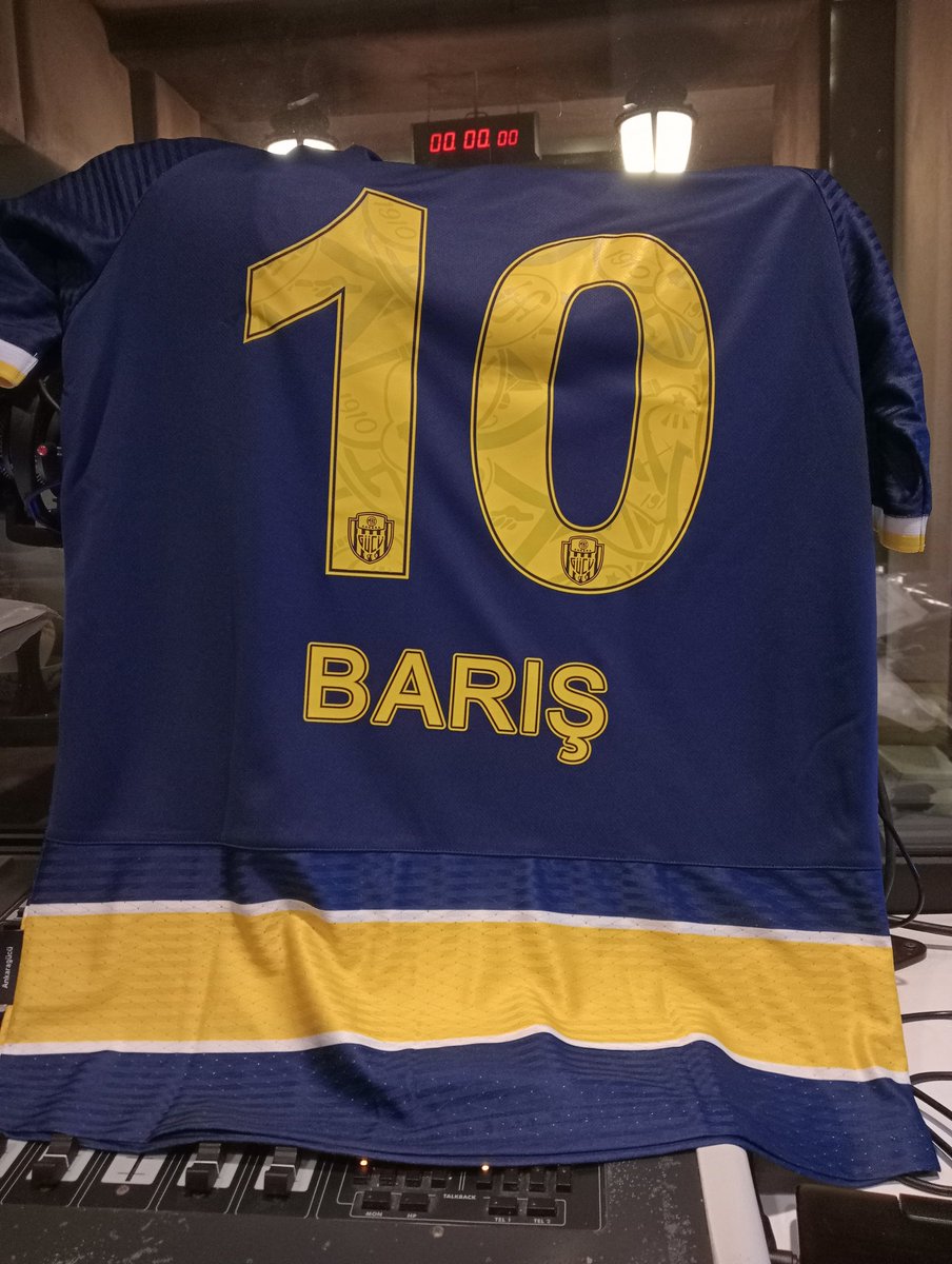 Erken gelen doğum günü hediyem... Renklerin asaleti, amblemin büyüklüğü... Sıla canım benim çok teşekkür ederim... <a href="/Ankaragucu/">MKE Ankaragücü</a>