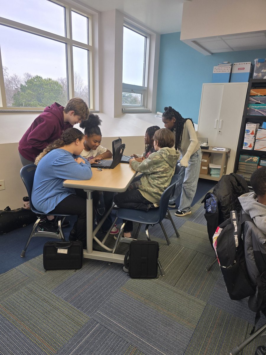 Train the trainer happening in the Innovation Lab. Young ladies were shown in Girls Who Code how to use Microbits.  They then helped their classmates earlier this week.  <a href="/CPES4LIFE/">College Park Elem</a> <a href="/DrManigo/">Dr. Manigo</a> <a href="/sarapmendez1/">Sara Mendez</a> <a href="/vbschools/">VBSchools</a> #vbits <a href="/GirlsWhoCode/">Girls Who Code</a> <a href="/microbit_edu/">Micro:bit Educational Foundation</a>