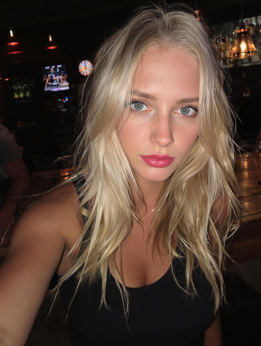 SamanthaAiren's tweet photo. Date Experience: #73
Date night turned into a finance lecture…
guy couldn’t stop talking about his 'investment strategies' 🙄.
Note to self: no more finance geeks! #WorstDateEver https://t.co/WSrknhwFNC