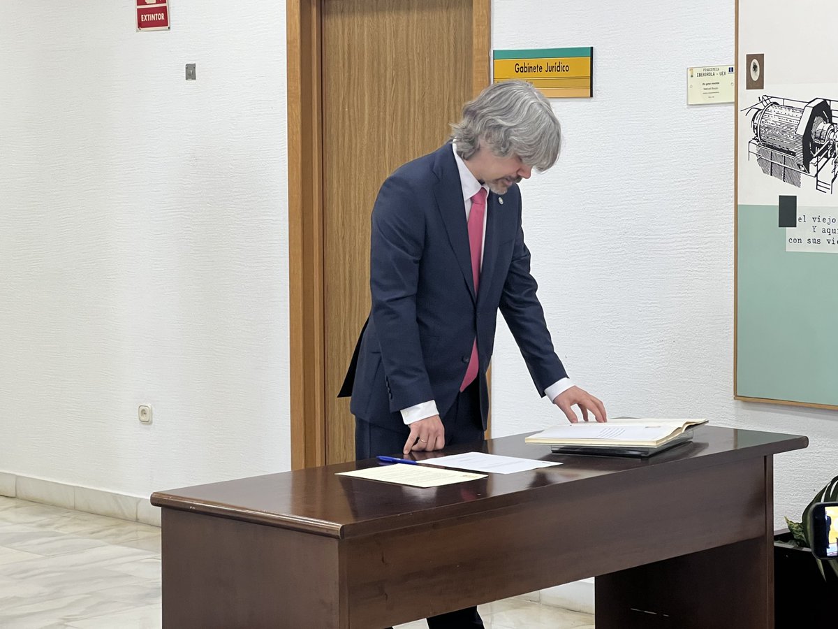 📢Jesús Sánchez Martín, nuevo decano de la Facultad de Educación y Psicología de la UEx 
<a href="/FacEducPsicUEx/">Facultad de Educación y Psicología (UEx)</a> 

ℹ️Noticia
comunicacion.unex.es/2025/02/11/jes…