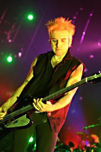 TheCureForever_'s tweet photo. The Cure in Oslo on November 11th 2008.
Photos: Inge Rand
#TheCure #RobertSmith #SimonGallup #PearlThompson https://t.co/Q9CtNjfmDy