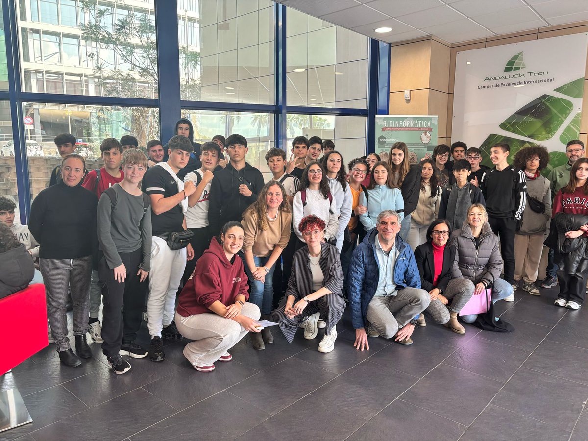 scbi_uma's tweet image. 🔬✨ Hoy, en el #SCBI, celebramos el #DíaInternacionaldelaMujerylaNiñaenlaCiencia 🧪🚀

Recibimos al @IESVilladeMijas  hablado sobre el papel fundamental de las mujeres en la ciencia y la importancia de fomentar vocaciones STEM en las nuevas generaciones.

#11F #UMA