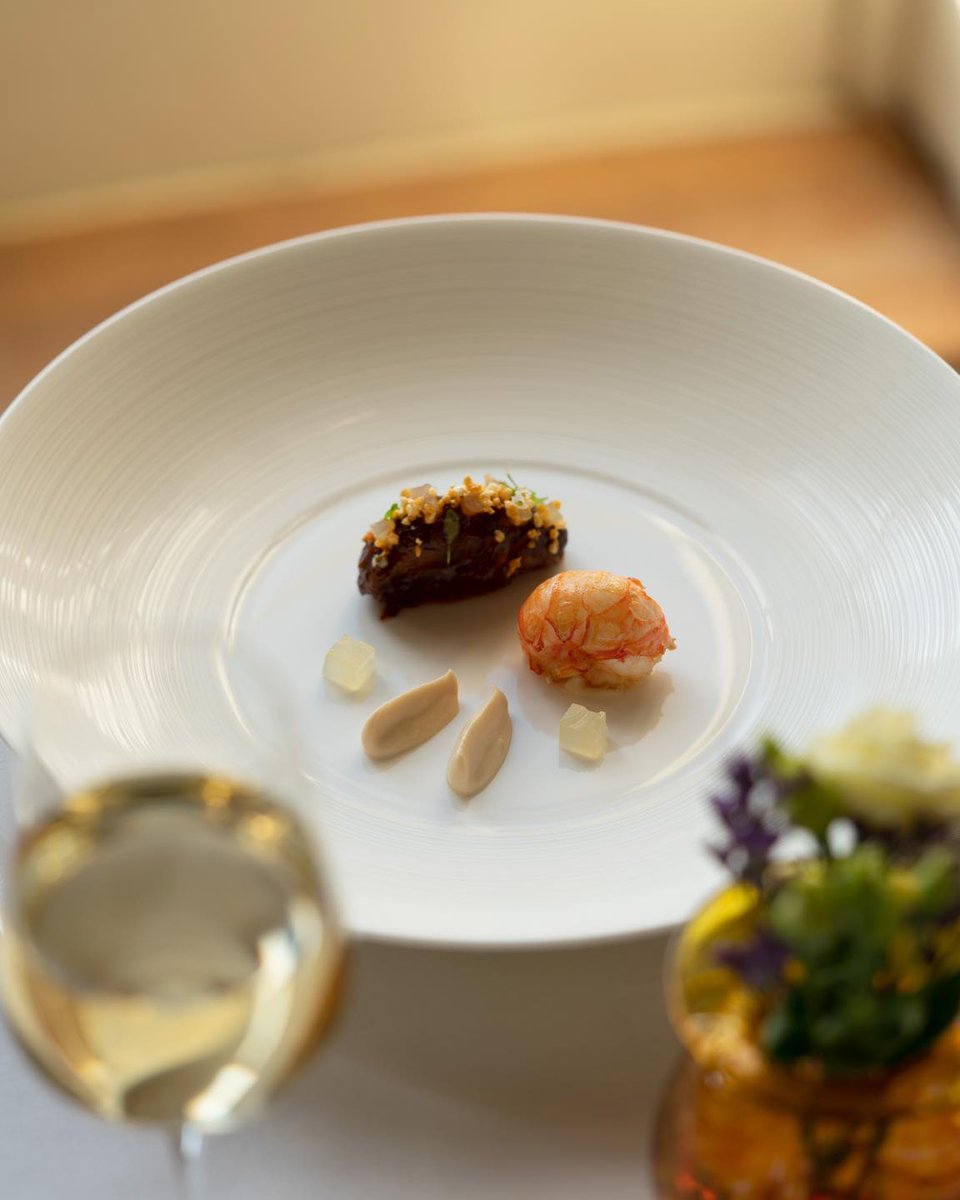 We are delighted and proud to announce that Lucknam Park’s Executive Chef <a href="/HywelJonesLP/">Hywel Jones</a> has retained his prestigious <a href="/MichelinGuideUK/">The MICHELIN Guide</a> Star for the 20th consecutive year ⭐️

Congratulations Chef from the whole Lucknam Park team - an incredible achievement!

lucknampark.co.uk/restaurant-hyw…