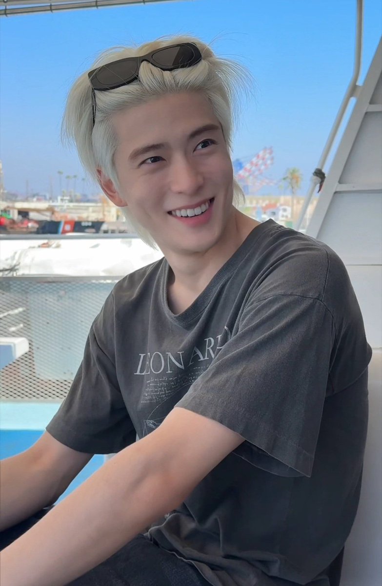 adore 𝓙 (@adore_jjh) on Twitter photo 