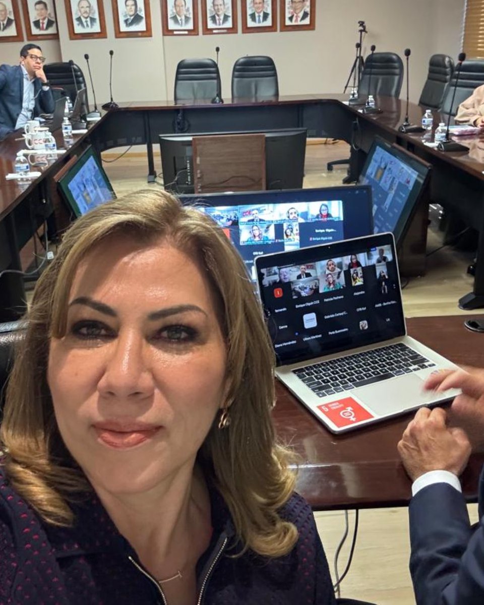 En esta sesión ordinaria de la Comisión de Inclusión y Diversidad del CCE, Julio Di-Bella Roldán compartió su visión sobre “Migrantes de Regreso” y cómo podemos apoyarlos en esta transición.

#inclusiónydiversidad #migrantes