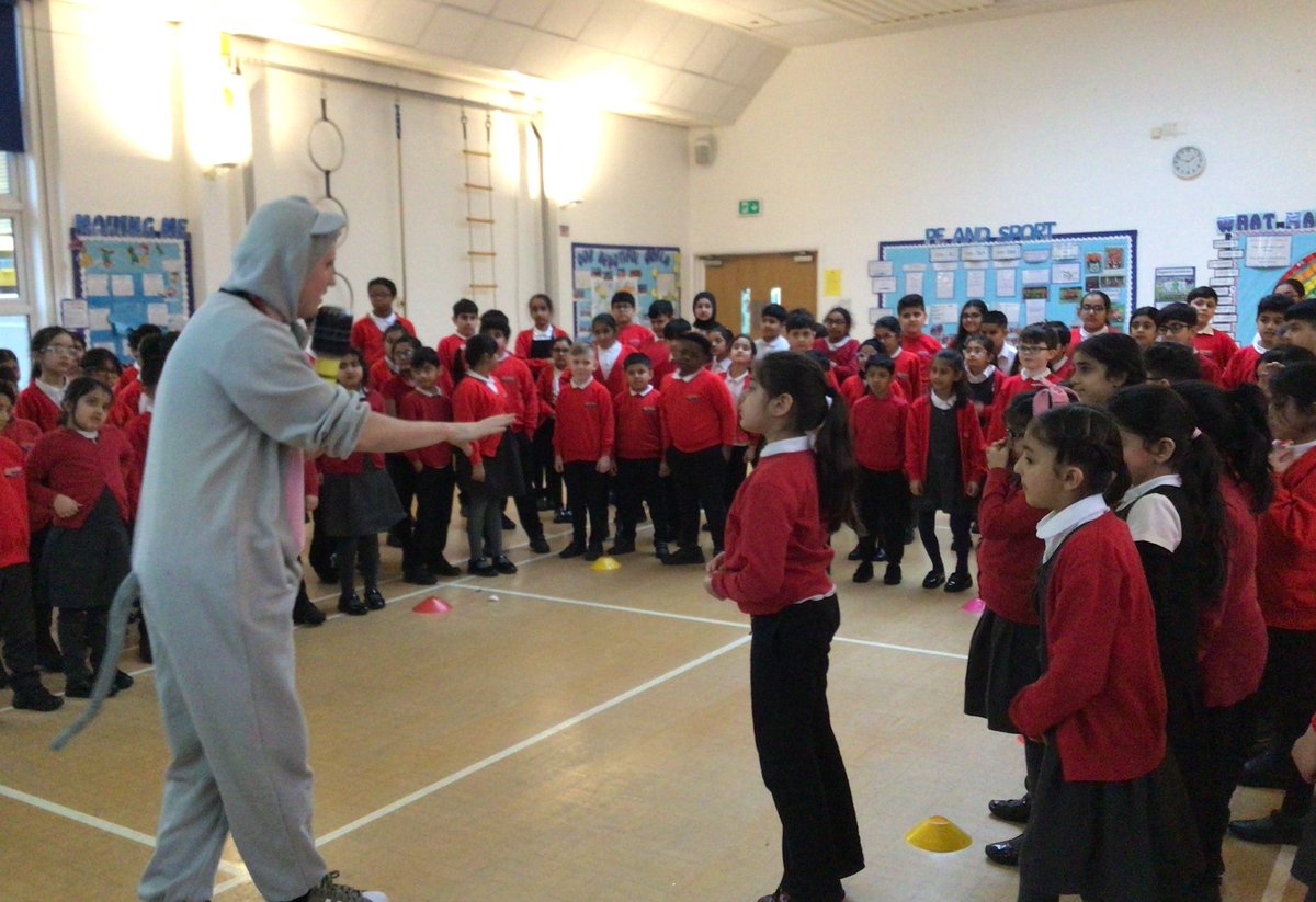 For Safer Internet Day, KS2 had a workshop with Izzy and Harry from <a href="/bigfootarts/">Bigfoot Arts Education (HQ)</a>. We were reminded of our eSafety rules and encouraged to question, challenge and protect ourselves, and our friends, whilst online. Because when we know better, we do better! ✅🙌 <a href="/FocusTrust1/">Focus Trust</a>