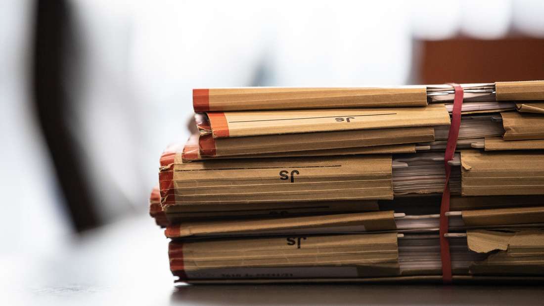 🧑‍⚖️ Am dritten Verhandlungstag des Totschlag-Prozesses am Landgericht Ellwangen bringen Zeugen Licht ins Dunkel des Tattages, der einer Gmünderin den Tod brachte.
➡️ow.ly/ggG250UXYG2