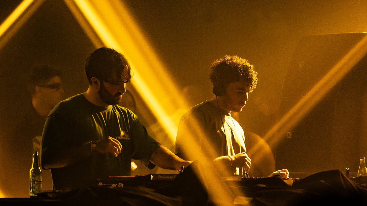.<a href="/ANOTR/">ANOTR</a>  celebra el éxito de su último álbum, "On A Trip" con shows en Chile, Perú, Argentina y Brasil 🎵

djmagla.com/anotr-arrasa-c…