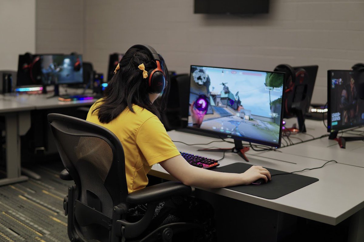 THE GAMING LOUNGE IS OFFICIALLY OPEN! ⭐ 
ㅤ
Our new Warriors Esports Gaming Lounge is opening today at 2:30PM! Here is a preview of what the new space looks like with our various gaming setups 🎮  Come down to PAC2021 and try out our various gaming setups for FREE (only today)!