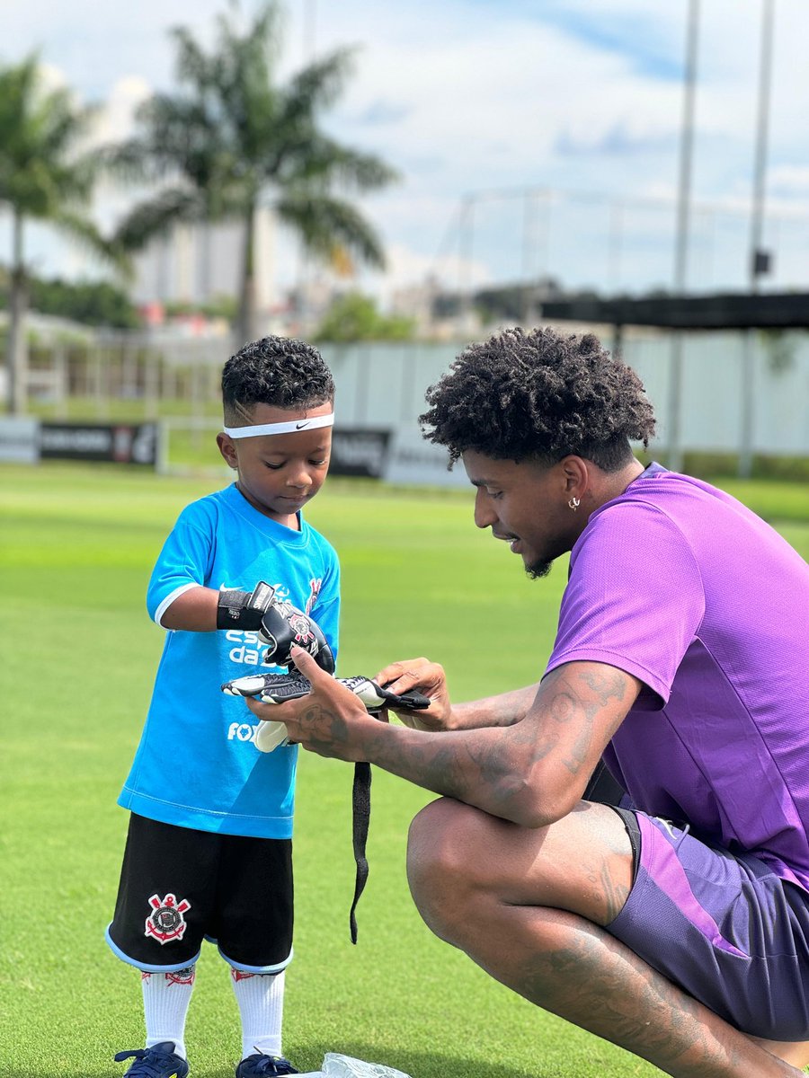 gab_cmelo's tweet image. DEUS em todas as coisas. 🖤