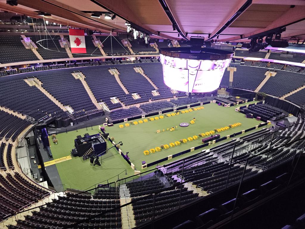 Visited the most famous garden in the world today. Yes, Madison Square Garden in the heart of New York City <a href="/TheGarden/">MSG</a> home of the NY Knicks 🏀 <a href="/nyknicks/">NEW YORK KNICKS</a> and NY Rangers 🏒 <a href="/NYRangers/">New York Rangers</a> great tour, thoroughly enjoyed it. #usa #MSG 🇺🇸 🇺🇸 what a city!