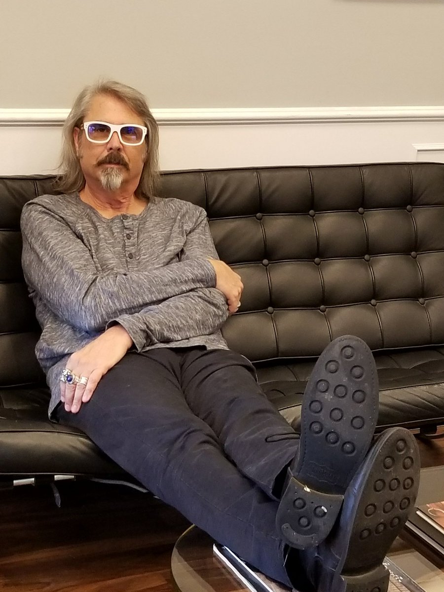 In case you forgot, this is me. Been a bit X absent lately, but have a lot of cool shit happening this year and will keep you posted. Cheers!