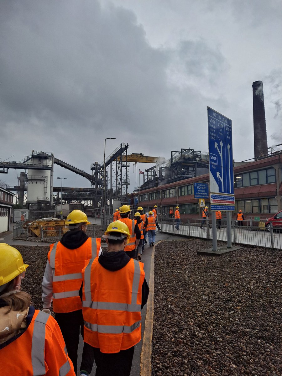 HannahVCooper's tweet image. 🌟 Wow, what a week, and its only Tuesday!
🎓 Yesterday we hosted colleagues from @unilincoln for discussions on soil health &amp;amp; novel technologies.
🚜 Today, we took the @UniofNottingham Agric students to the @BBRO_Beet conference and then by a tour of @BritishSugar factory!