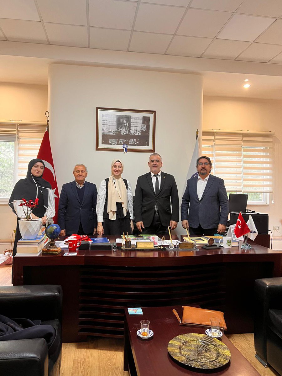 Bugün, Marmara Spor Bilimleri Fakültesi Dekanı Prof. Dr. Mehmet Yorulmazlar’ı yönetim ekibimizle birlikte ziyaret ettik. Marmara Üniversitesi ile gerçekleştireceğimiz proje ve protokoller için kendisinden söz aldık. ilgileri ve misafirperverlikleri için teşekkür ederiz.