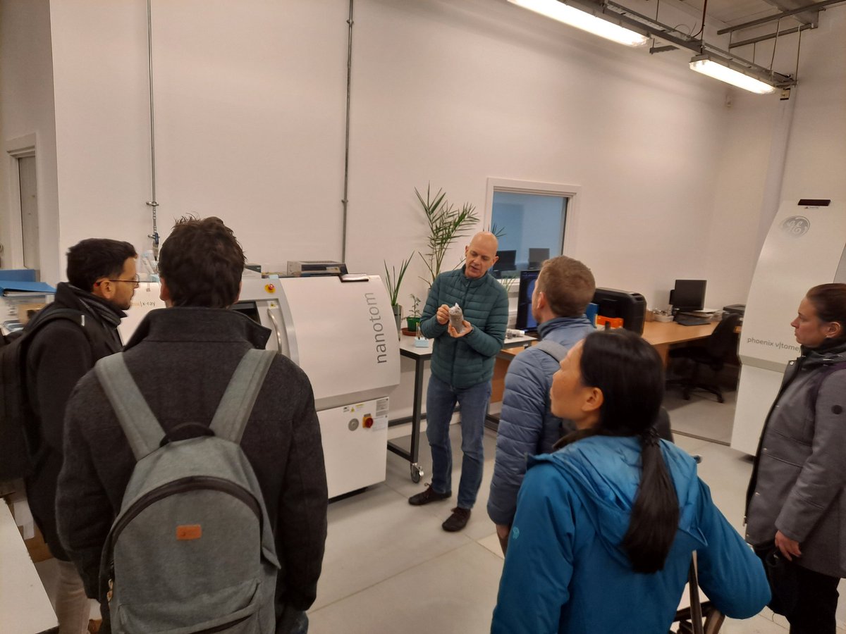 HannahVCooper's tweet image. 🌟 Wow, what a week, and its only Tuesday!
🎓 Yesterday we hosted colleagues from @unilincoln for discussions on soil health &amp;amp; novel technologies.
🚜 Today, we took the @UniofNottingham Agric students to the @BBRO_Beet conference and then by a tour of @BritishSugar factory!