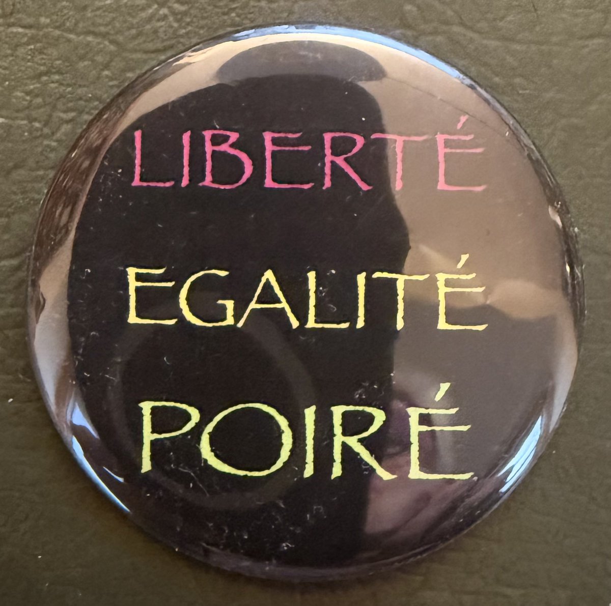 Trevor_FJ's tweet image. A lovely badge. Based on the notions of liberty, equality and fraternity from the French Revolution. It appears in the Constitutions and is today an integral part of French  national heritage. Just as is making perry pear cider or Poiré. #pear #pearcider #perry #French. #Normandy