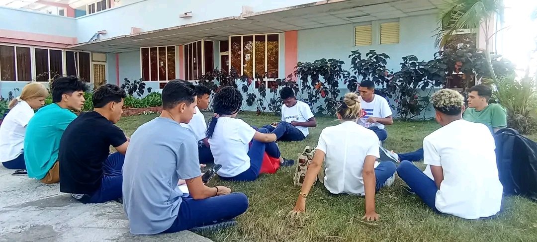erick_corcoles's tweet photo. Un lunes diferente, rompiendo esquemas...El secretariado de la FEU de la Universidad se reúne para analizar las Actividades de la semana...
✅Consejo de la FEU de las facultades.
✅ Asambleas de Brigadas.
✅ GranMUS
✅ Asamblea Post X Congreso 
✅ Proyecto Mella https://t.co/SD4ooJArSd