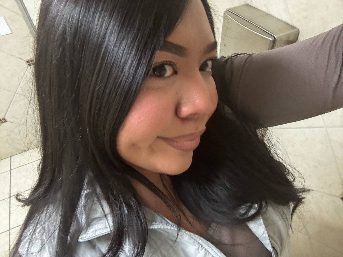 makeup came out so good today + a rare dimple pic