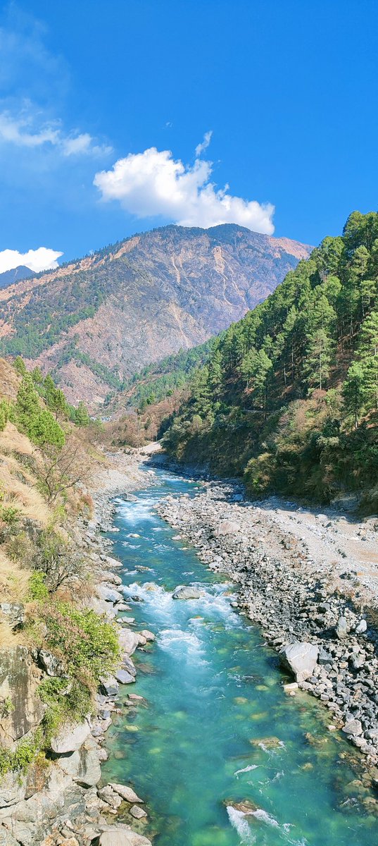 Maitrepa's tweet photo. The Himalayas: The Abode of Divinity!
#Maitrepa #Himalayas #HimalayanJourneys #Uttarakhand #IndiaTour #Yoga #YogaRetreat #Nature #Travel #TravelPhotography #HolidayInIndia #VacationInIndia #NaturePhotography #PlacesToExploreInIndia https://t.co/pr05Xj0VZm