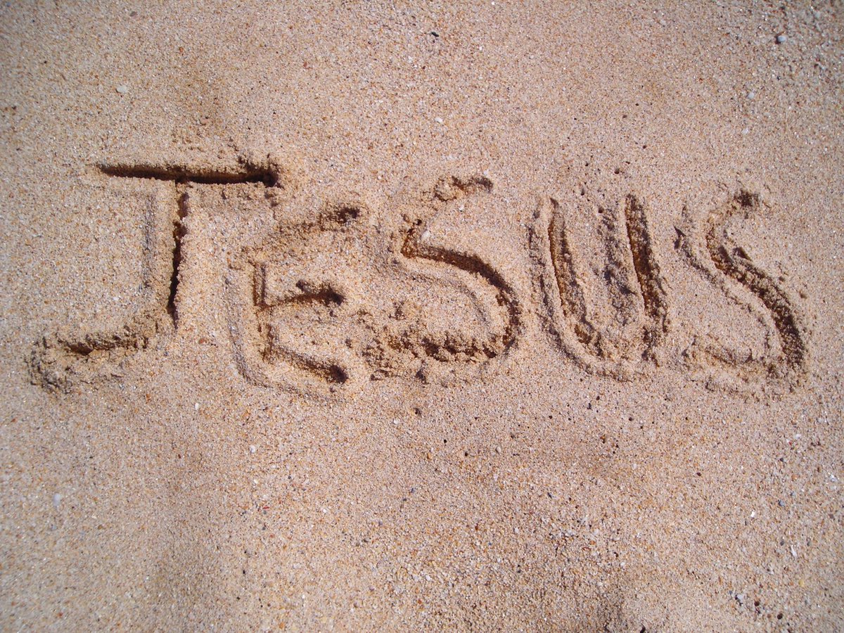 SamHunterIII's tweet image. This February, I want you to say the name “Jesus” each time you get ready to say “God.” I am joining you in this because, over the years, it has proven to be so beneficial for my soul.

puttinggreenblog.com/2025/02/06/the…