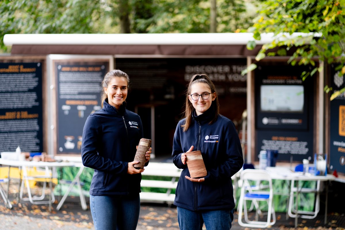 GeoEnergyNI's tweet photo. To celebrate the International Day of Women and Girls in Science, we’re shining a spotlight on the incredible women and fantastic role models on the GeoEnergy NI team who are showcasing the power of geothermal energy, including staff from Economy NI, Geological Survey NI and Tetra Tech.

We value diversity, inclusion, and the unique skills everyone on our team brings to the project. 📷📷
If you’d like to learn more about a career in science, check out our latest blog: https://t.co/40MWnFmdZt

@Economy_NI | @GeoSurveyNI | @TetraTechEurope 

#GeoEnergyNI #InternationalDayofWomenandGirlsinScience