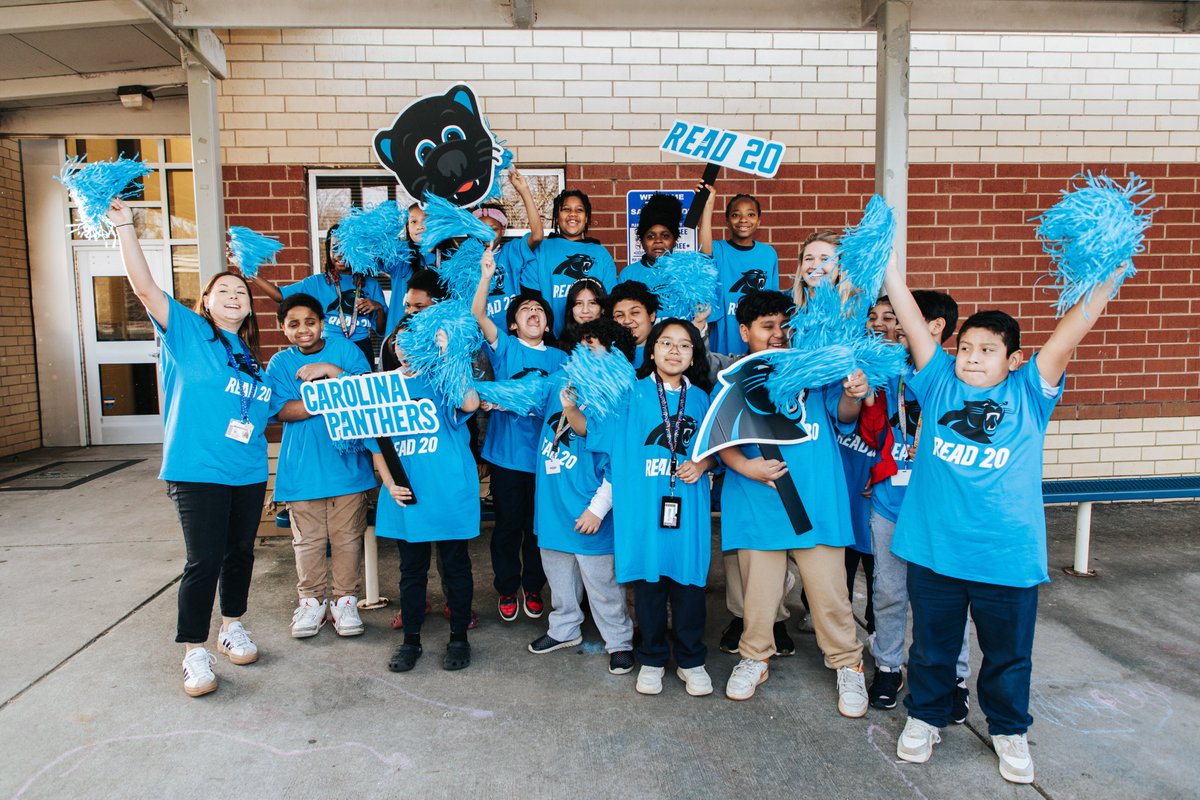 PanthersCR's tweet image. Last week, we made our way to @GriggsRoad, @CMS_BarnetteES, and Merry Oaks International Academy for some Carpool Takeovers as part of our 3rd &amp;amp; Goal Literacy Program! 💙📚

Our program encourages and motivates students as they go into school to #Read20 and #Play60! 📔🏈📝
